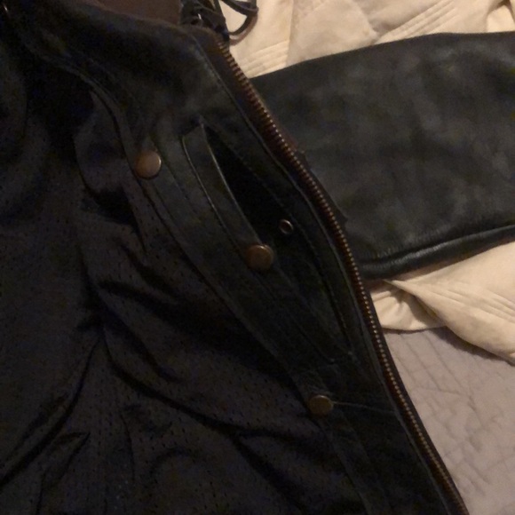 Harley Davidson Willie G edition leather jacket. Like new! So Nice! - Picture 9 of 17